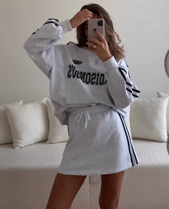 Ladies sporty sweatshirt dress with loose fit and elastic waist Lisslune