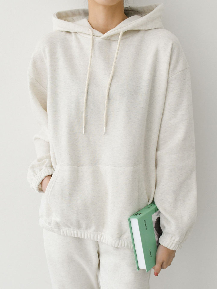 Women's casual hoodie and jogger set made of soft cotton blend with practical kangaroo pocket Lisslune