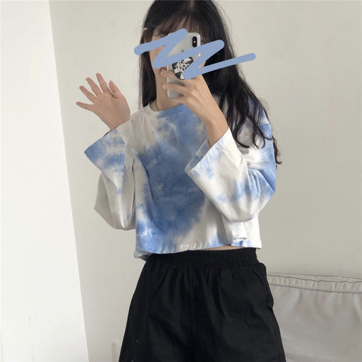 Women's cropped sweatshirt with modern batik designs and casual cut