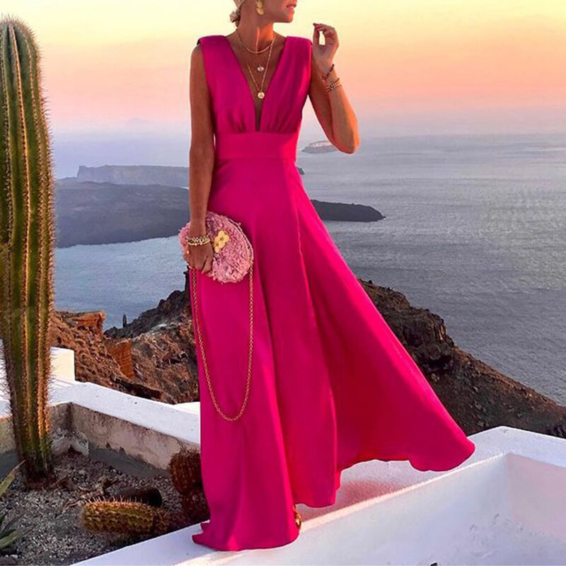 Women's maxi dress with geometric cut and deep V-neck