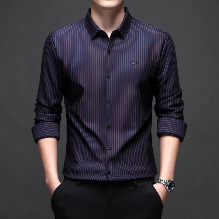 Men's shirt with fine stripe pattern and modern cut Lisslune