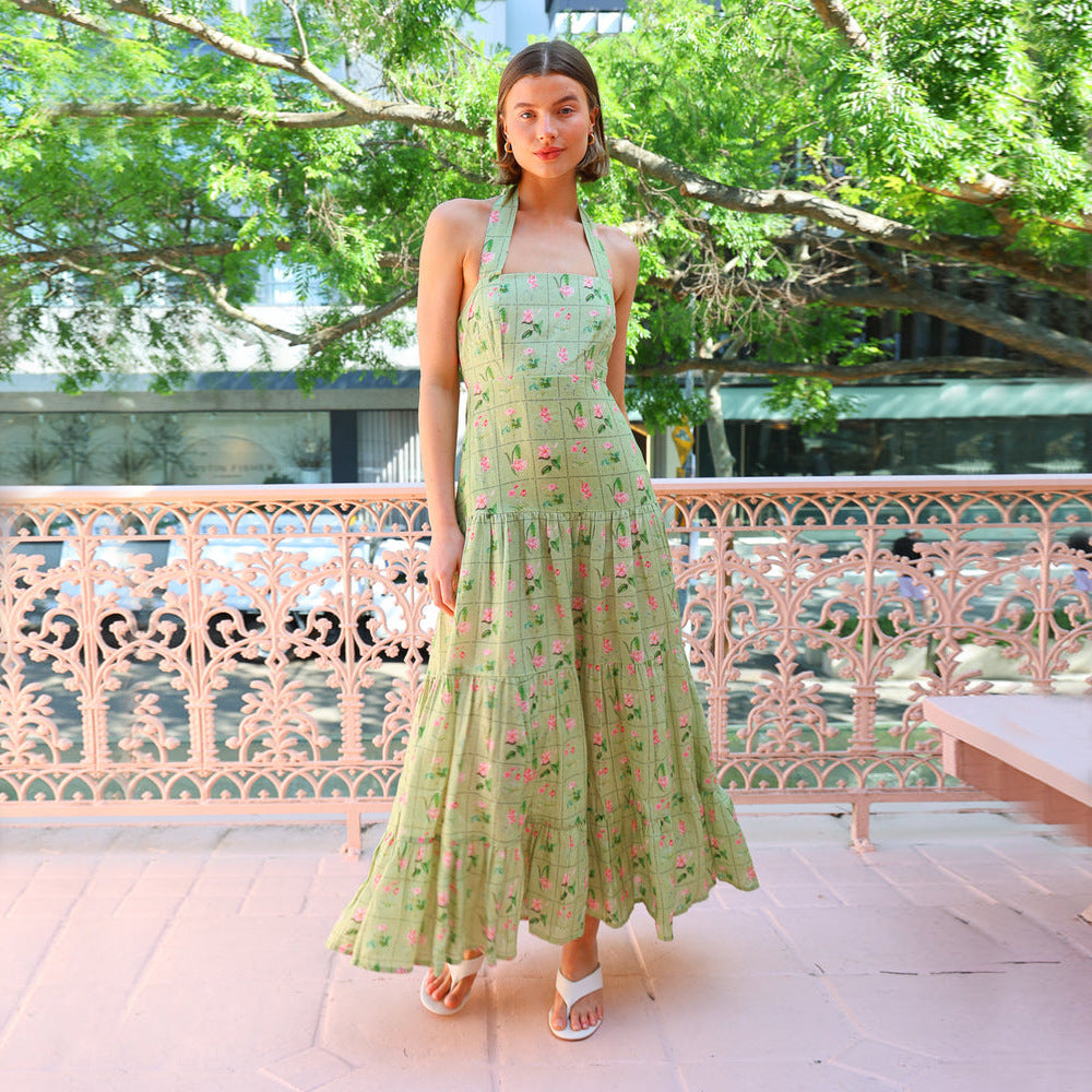 Women’s maxi dress with playful halterneck design and floral pattern mix Lisslune