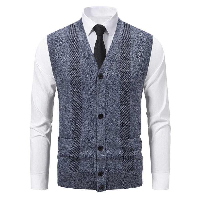 Men's cardigan with classic V-neck and fine cable pattern Lisslune