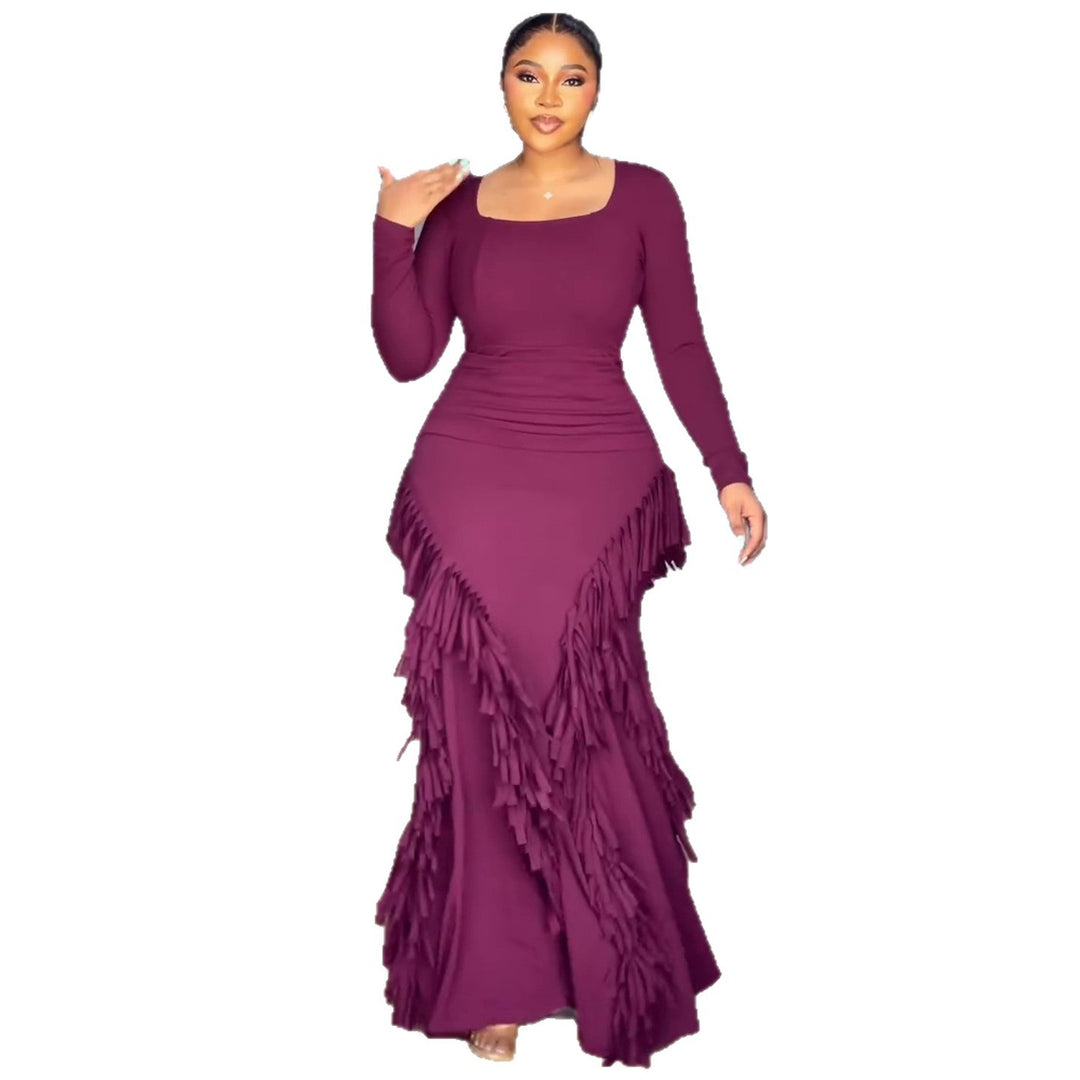 Women's Long Sleeve Maxi Dress with Voluminous Fringe and Form-Fitting Cut