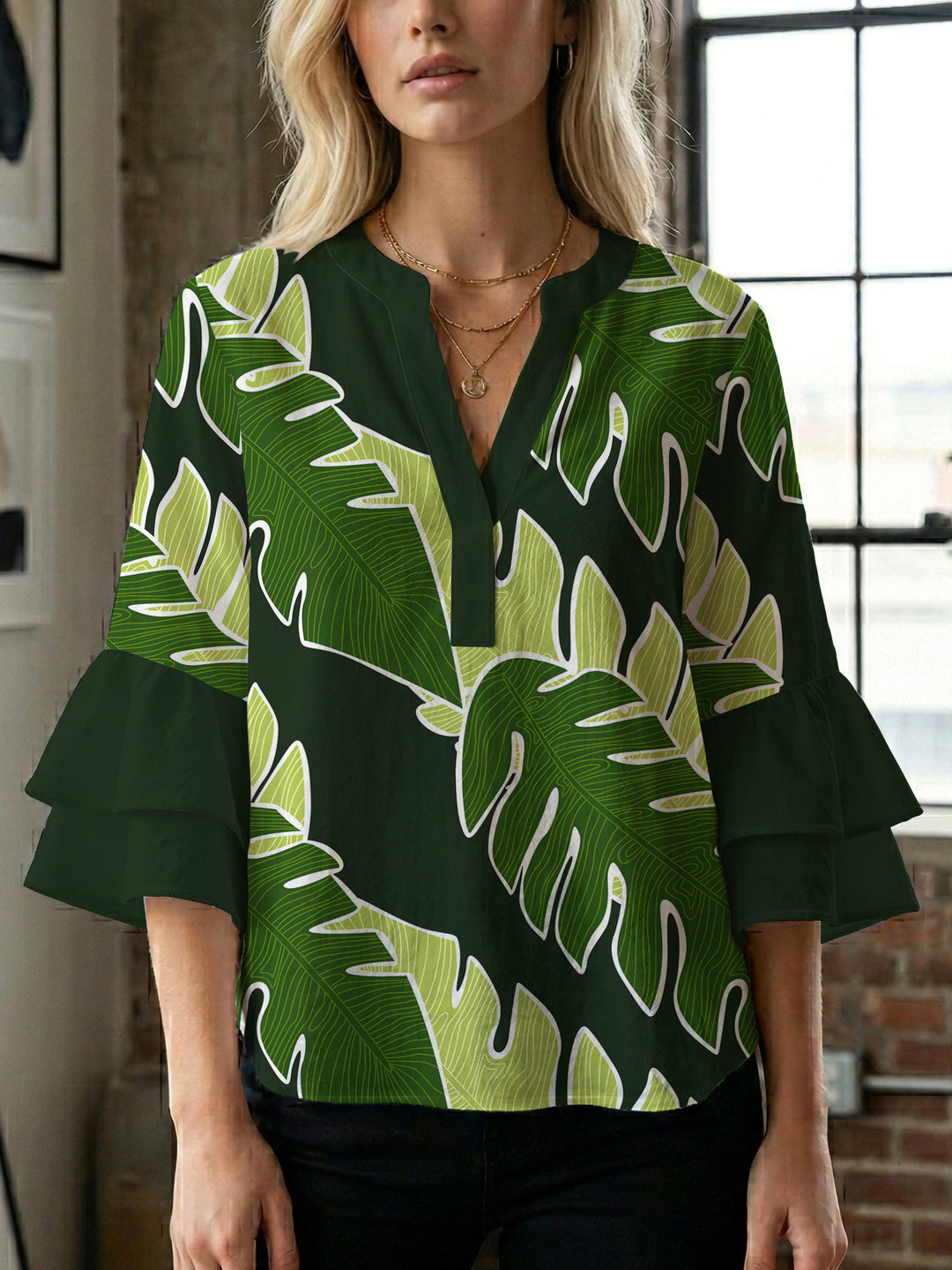 Ladies blouse with voluminous ruffled sleeves and floral print Lisslune