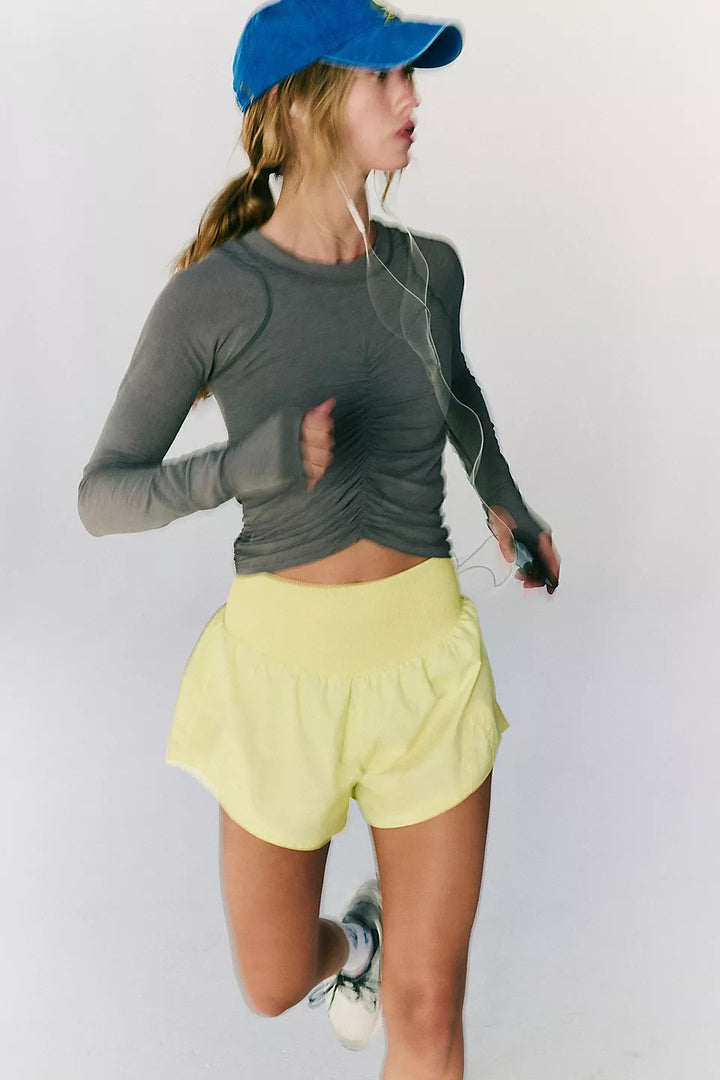 Ladies sporty short-sleeved top with ergonomic cut and side ventilation detail Lisslune