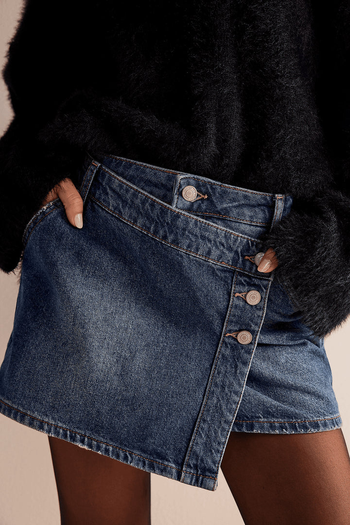 Ladies fashionable A-line denim skirt with asymmetrical button design and practical pockets Lisslune