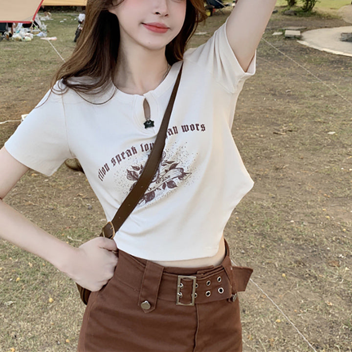 Women’s short sleeve shirt with elegant button design and creative graphic print