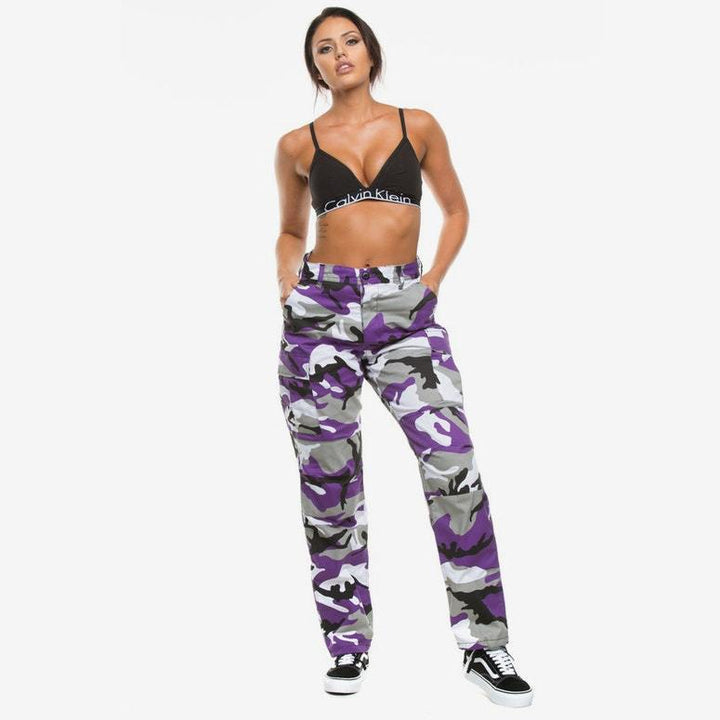 Men's cargo pants in modern camouflage design with numerous pockets Lisslune