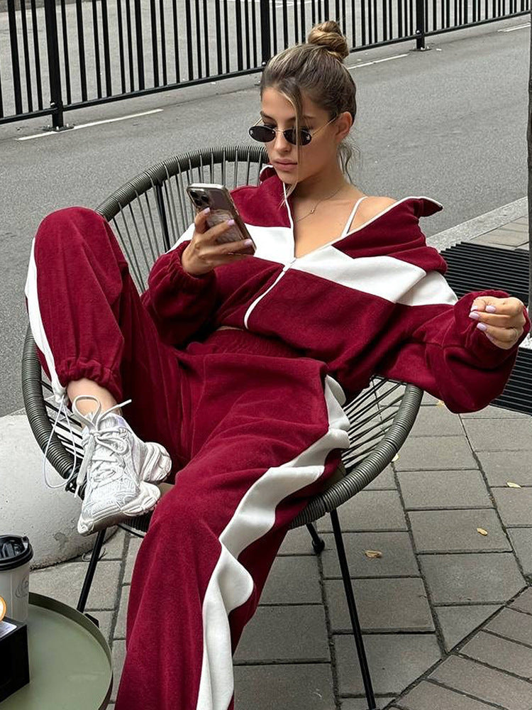 Women's sporty fleece tracksuit with stand-up collar and side stripes Lisslune
