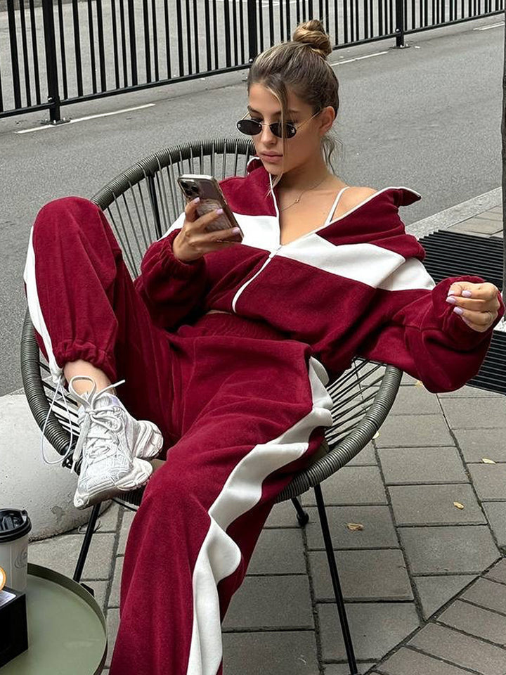 Women's sporty fleece tracksuit with stand-up collar and side stripes Lisslune