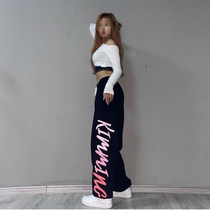 Women's loose sport jogging pants with elastic waistband and modern lettering Lisslune
