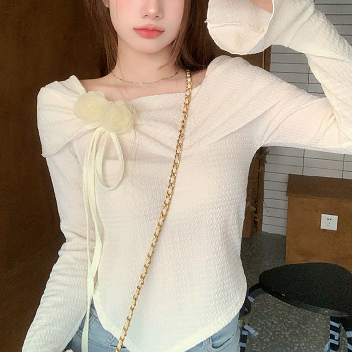 Women's figure-hugging top with removable floral details Lisslune