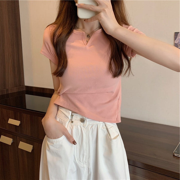Women's Cropped T-Shirt with a fitted cut and modern accents