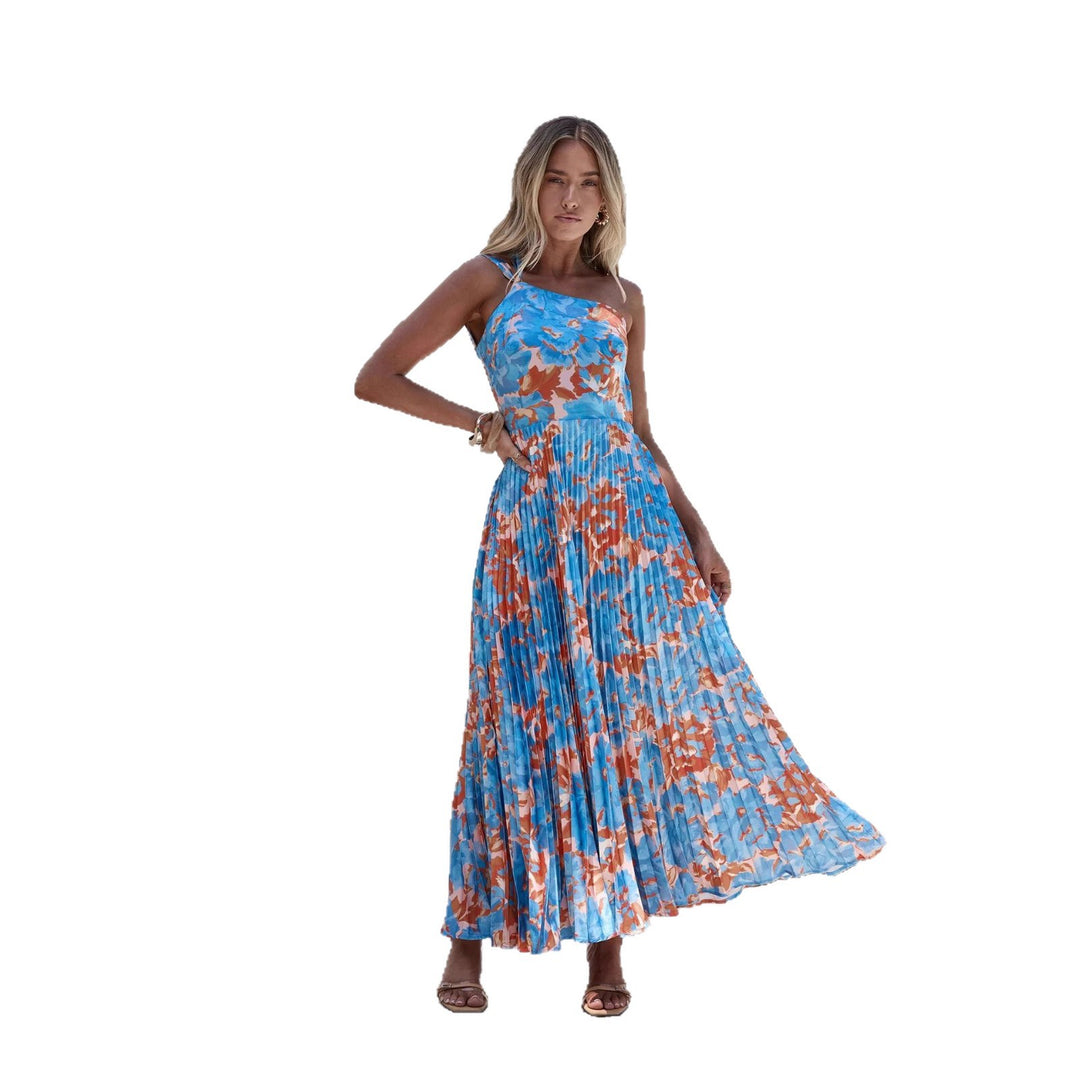 Ladies maxi dress with swinging pleated skirt and feminine floral design