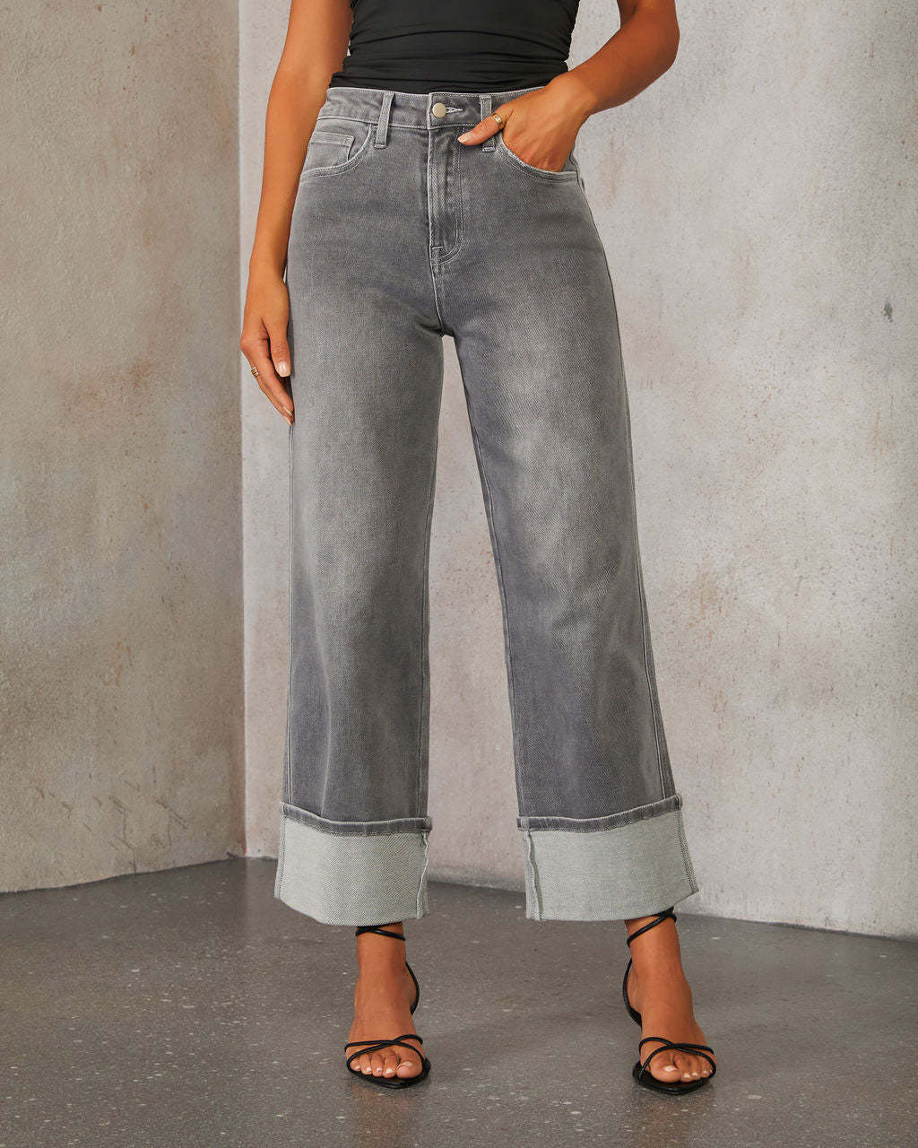 Ladies Wide Cut Jeans with Turned-Up Hem Lisslune