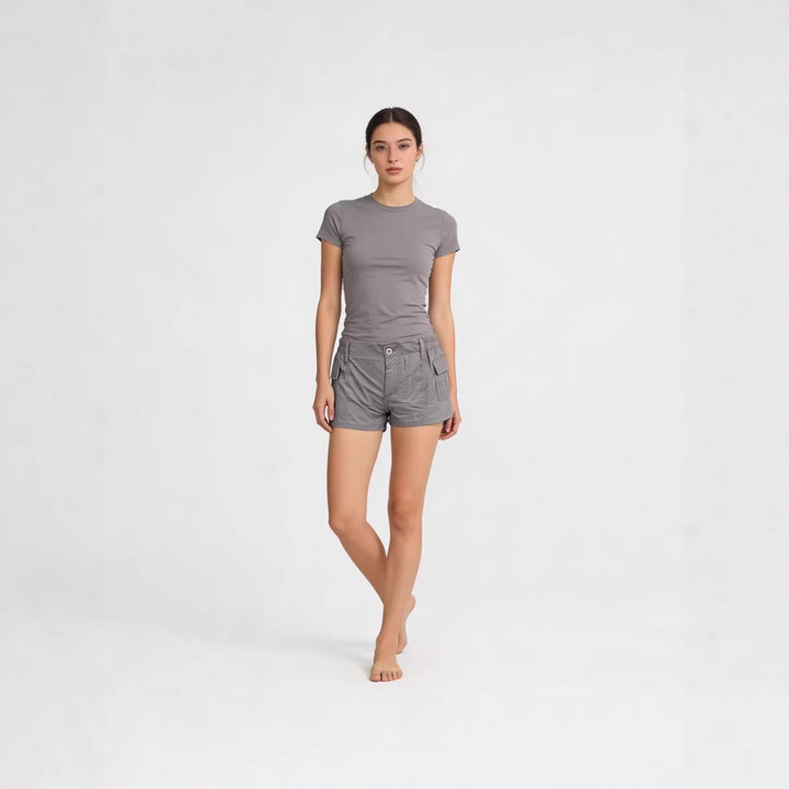 Women's cargo shorts with functional side pockets and elastic waistband Lisslune