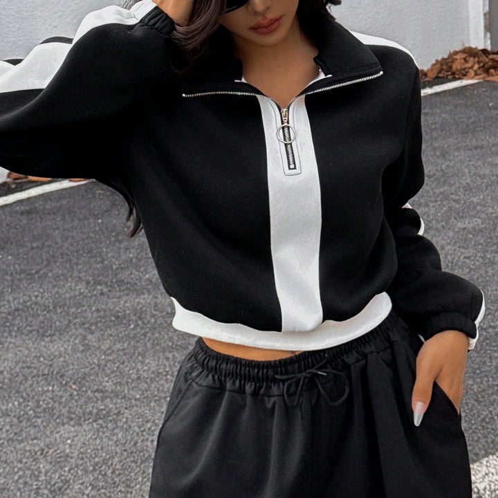 Women's sporty loungewear set with half-wide and elegant contrast stripes Lisslune