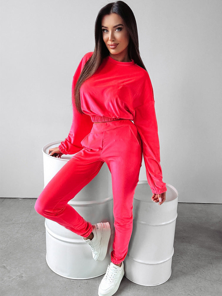 Women's sporty loungewear set with cropped top and elastic pants Lisslune