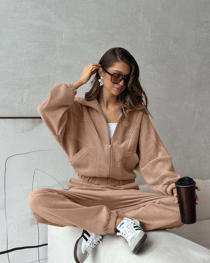 Women's sporty fleece tracksuit with hood and pockets Lisslune
