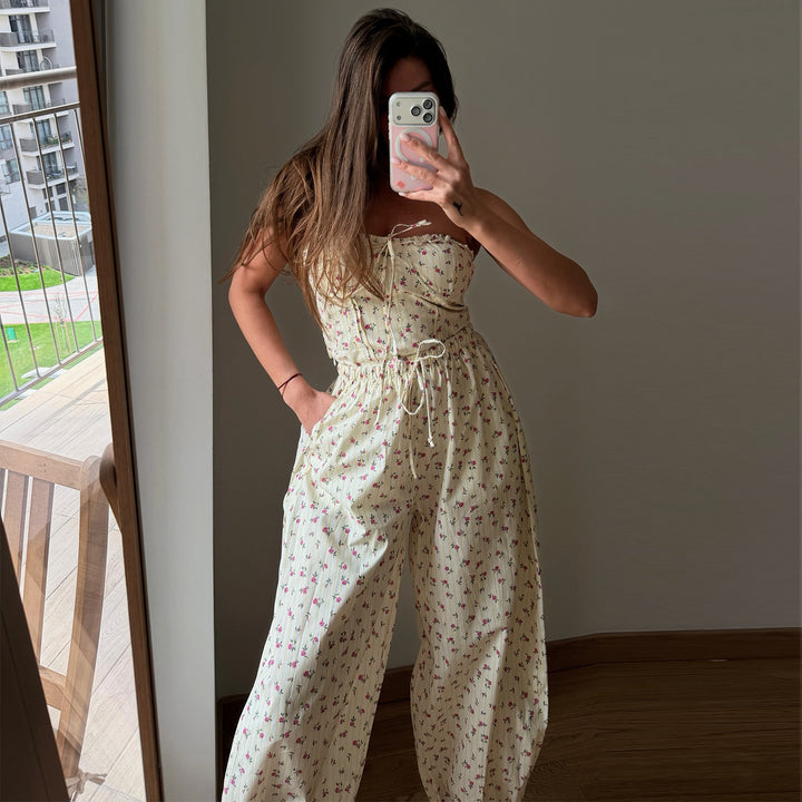 Ladies jumpsuit with playful flower pattern and elastic waist drawstring Lisslune