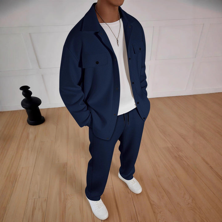 Men's comfortable tracksuit with modern design and practical pockets Lisslune