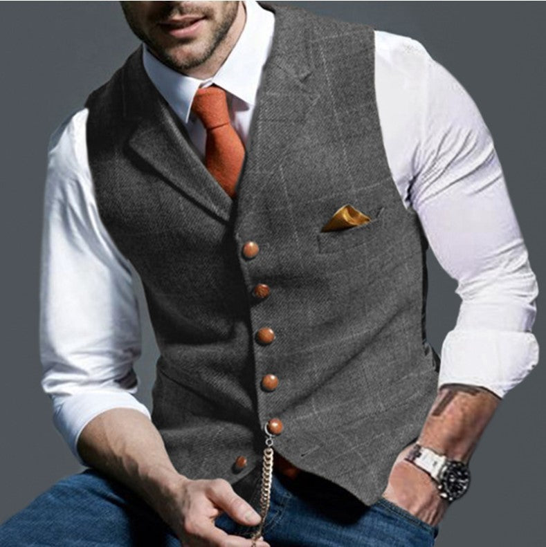 Men's stylish vest with noble wooden buttons Lisslune