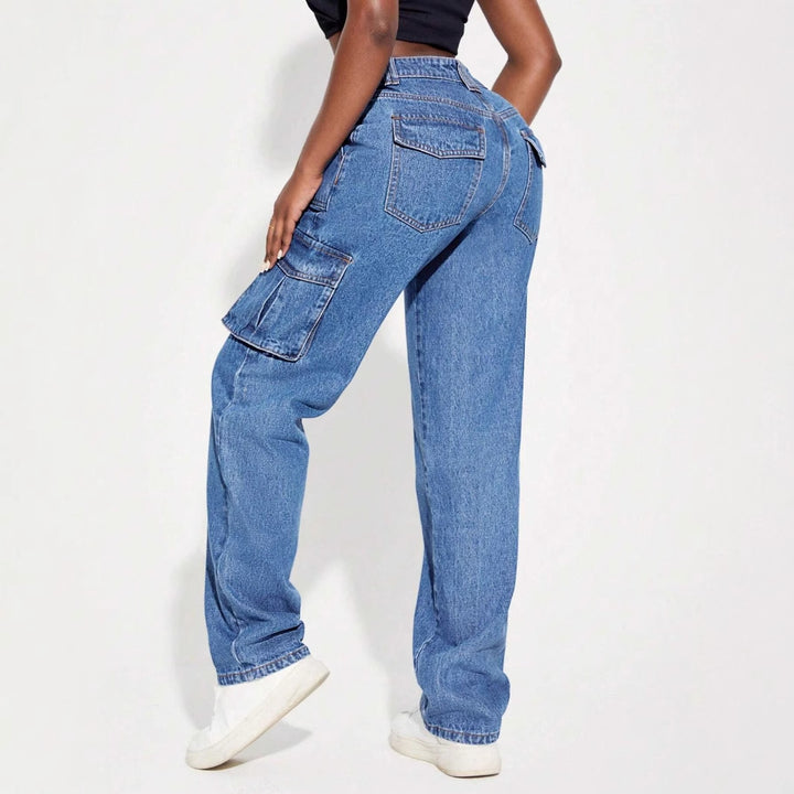 Women's cargo jeans with elastic waistband and innovative design