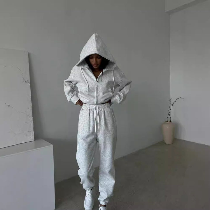 Ladies sporty hoodie set with high waist and practical pockets Lisslune