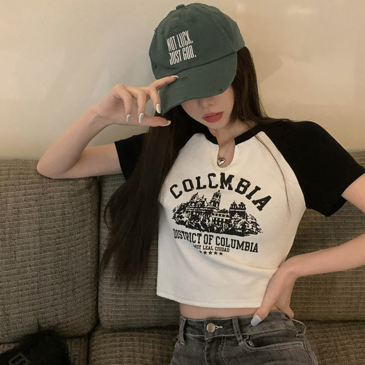 Women's cropped t-shirt with striking retro print and comfortable fit