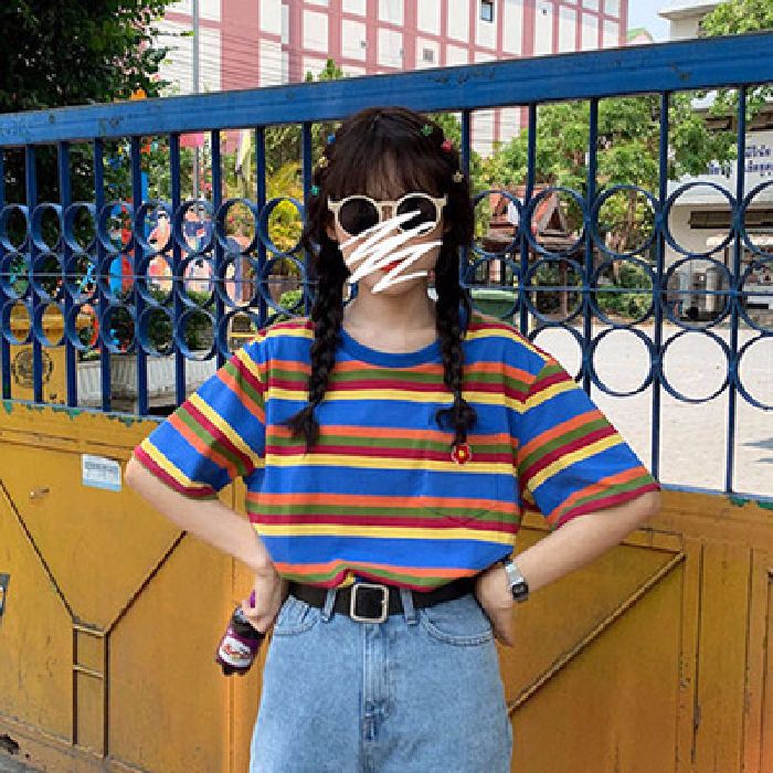 Women's striped T-shirt with a loose fit and classic round neck