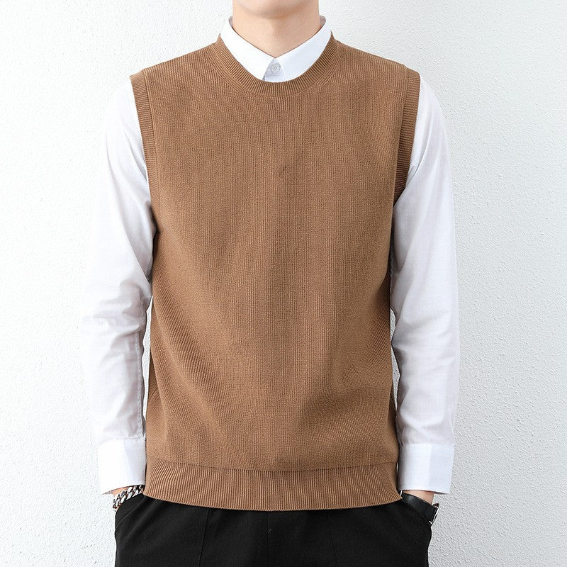 Men's knit vest with modern fine knit pattern and comfortable fit Lisslune