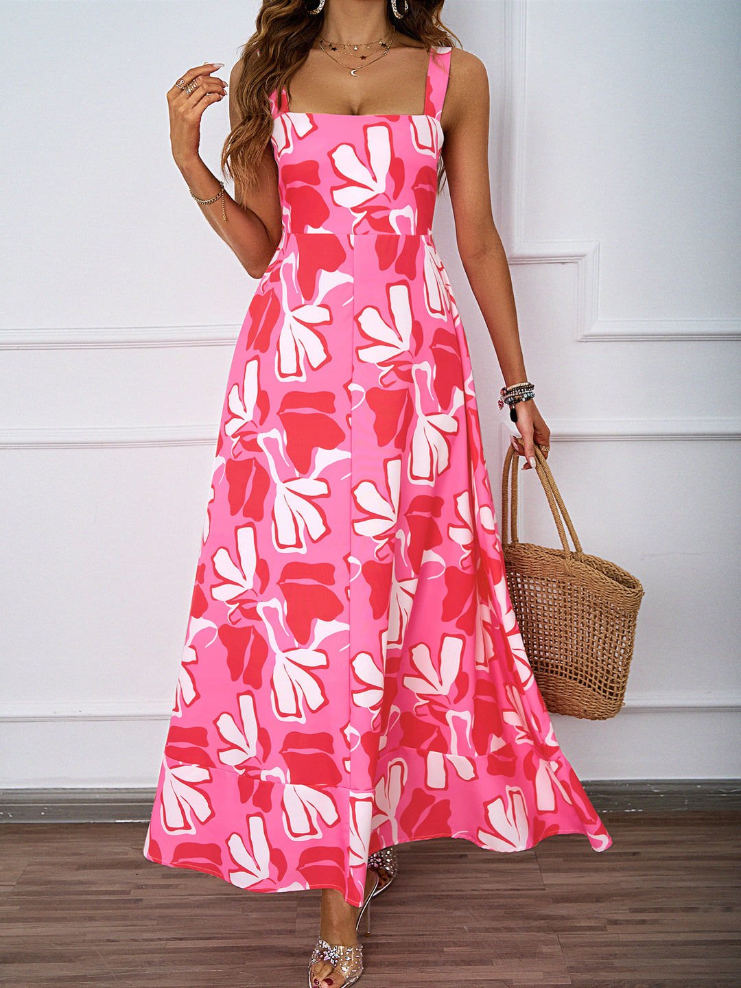 Ladies maxi dress with modern floral design and flattering silhouette Lisslune
