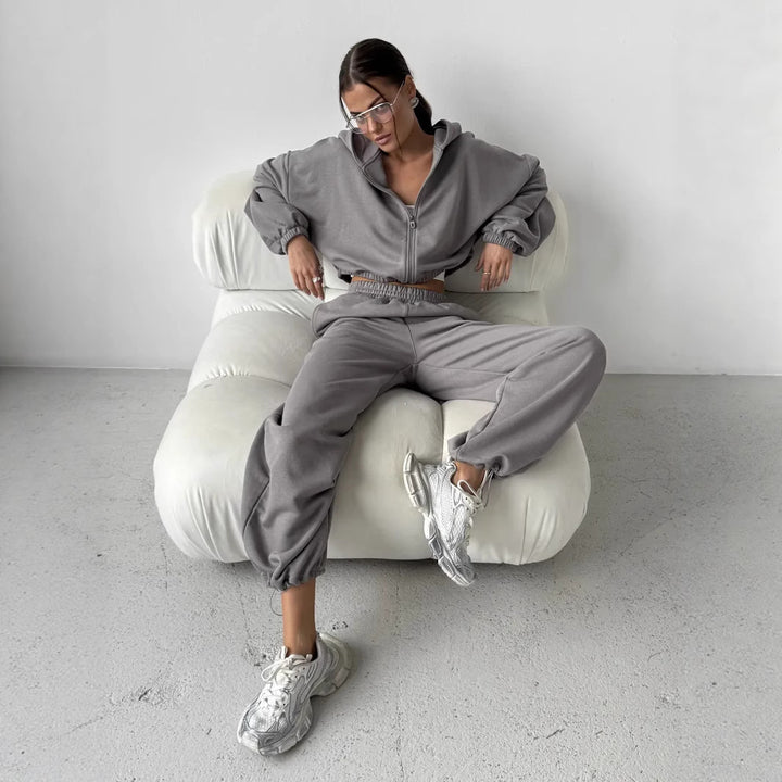 Women's sporty loungewear set with wide pants and hoodie Lisslune
