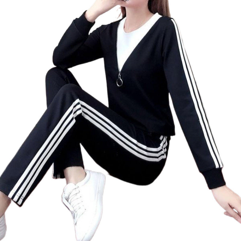 Women's sporty lounge set with fashionable zipper and striped accents Lisslune