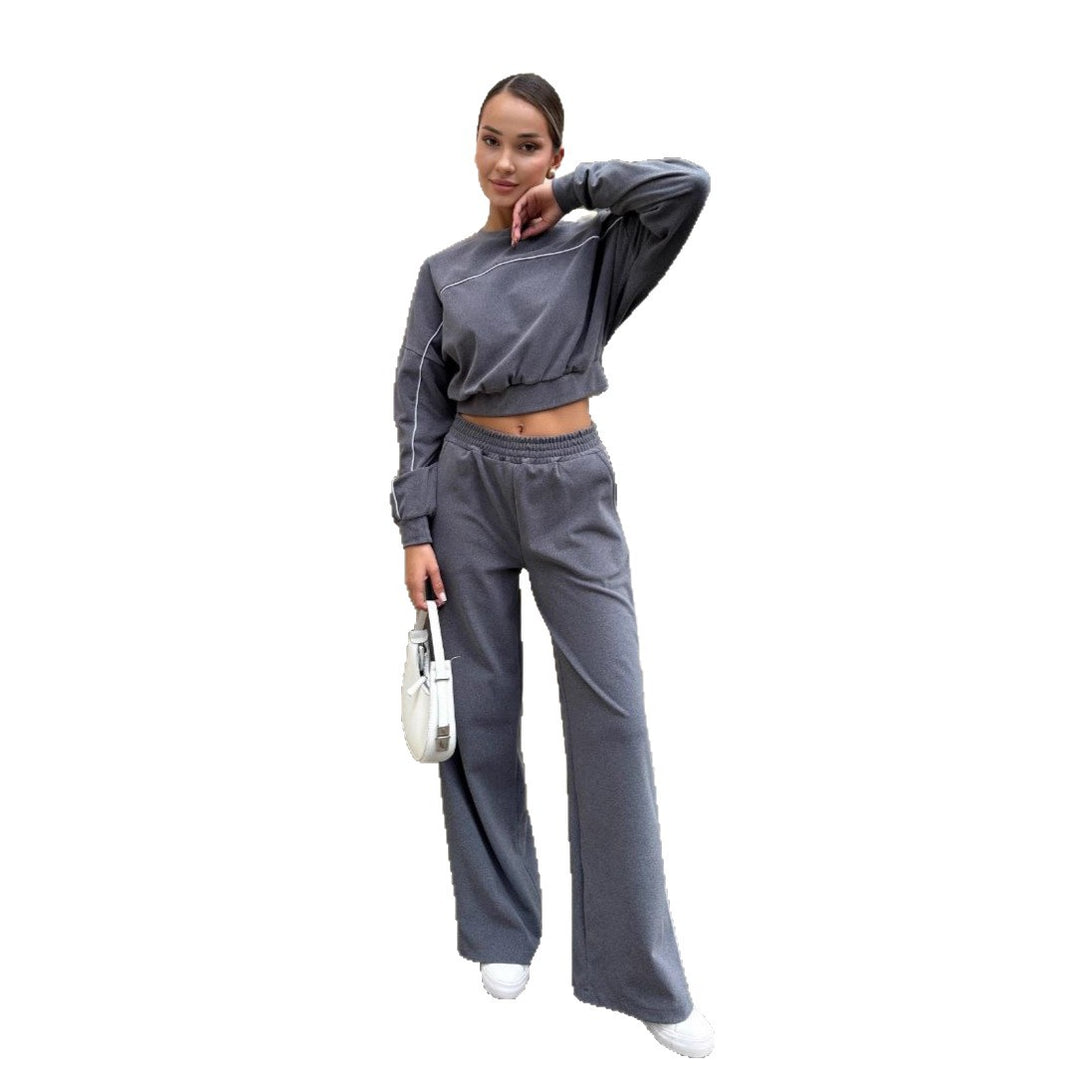 Women’s stylish sweatshirt and relaxed pants Lisslune