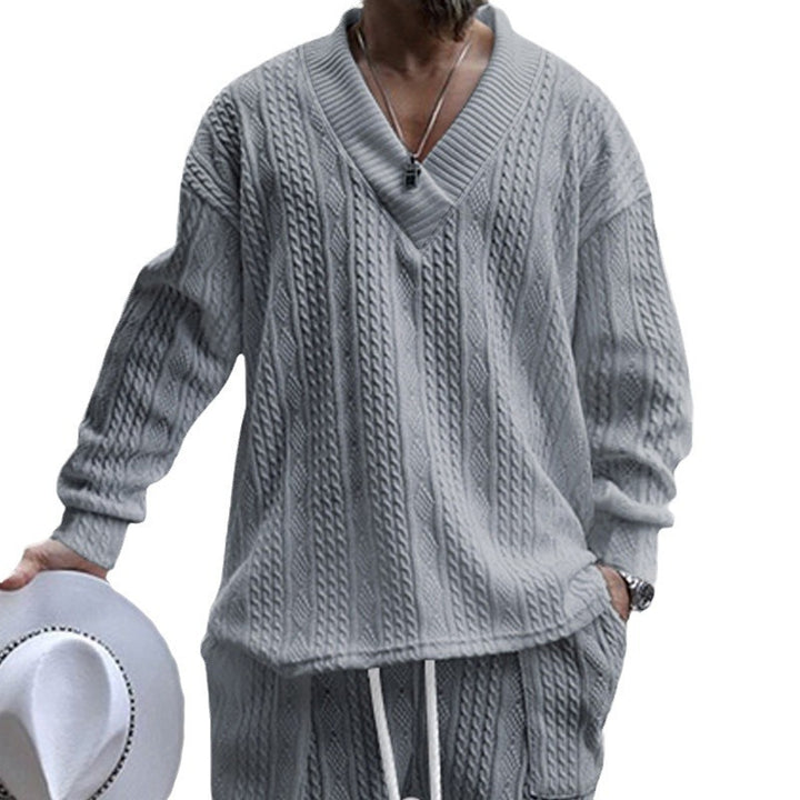 Men's chunky knit sweater with V-neck and modern cut Lisslune