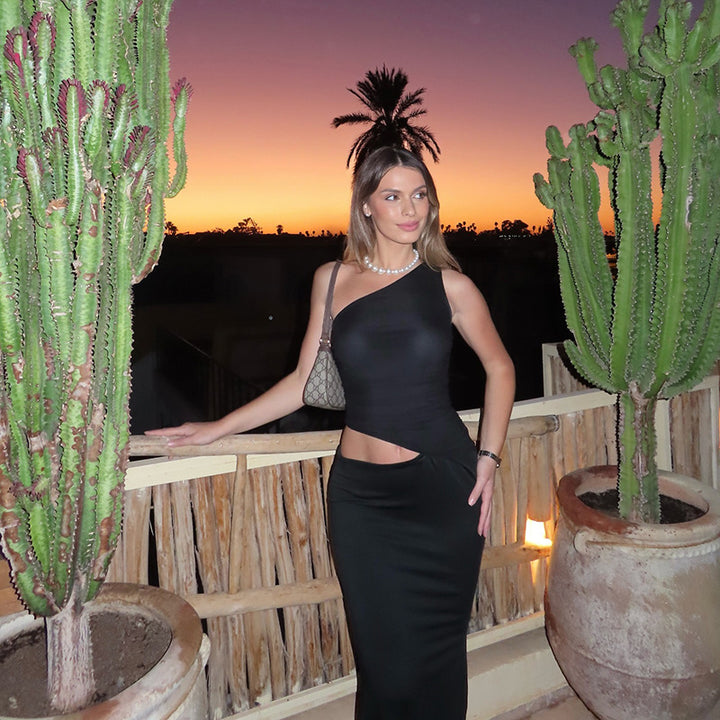 Ladies elegant maxi dress with asymmetrical cut and refined side cutout