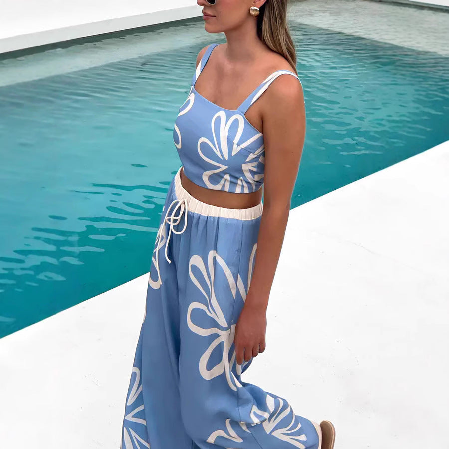 Ladies leisure top and wide-cut trousers with floral pattern Lune London
