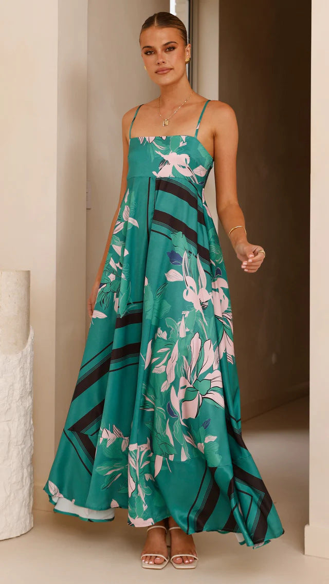 Women's maxi dress with floral motif and flowing fit Lune London