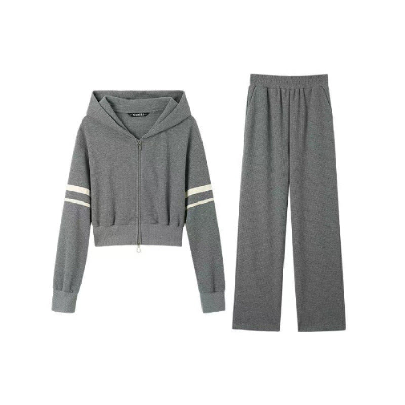 Women's sporty hoodie and jogging pants set with sporty zipper and wide cut Lisslune