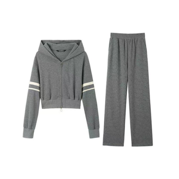Women's sporty hoodie and jogging pants set with sporty zipper and wide cut Lisslune