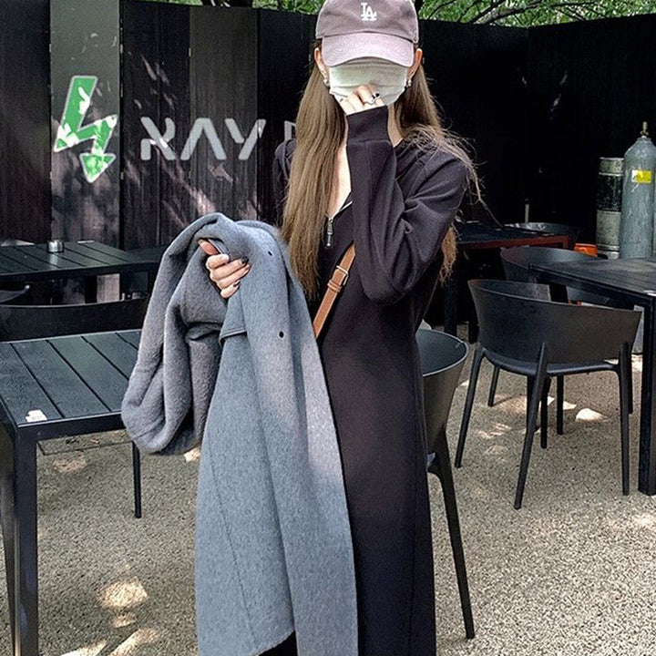 Women's hooded dress with a long silhouette and casual fit