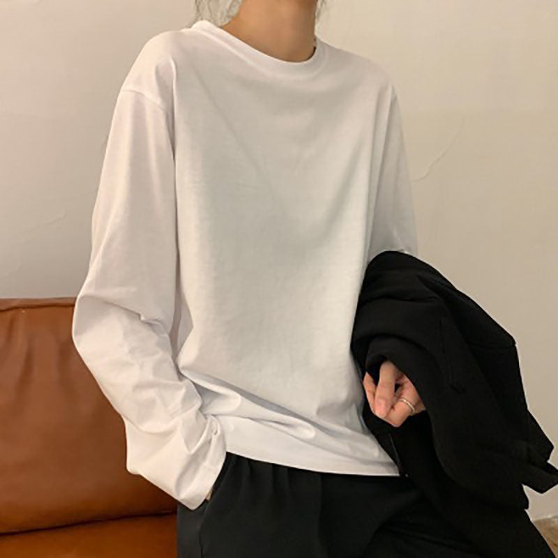 Women’s long sleeve shirt with classic cut and high-quality cotton material
