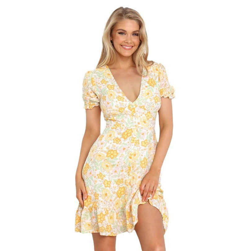 Ladies mini dress in romantic garden style with voluminous sleeves and playful hem
