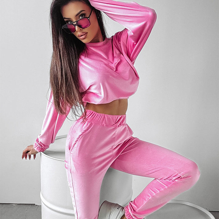Women's sporty loungewear set with cropped top and elastic pants Lisslune