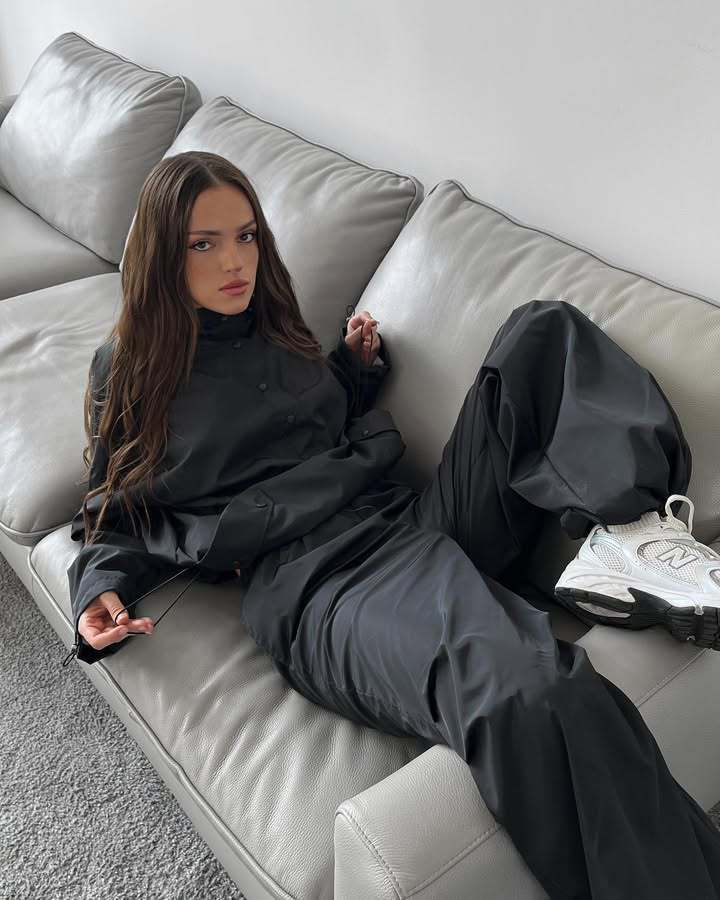 Women's sporty oversized jacket with practical pockets Lisslune