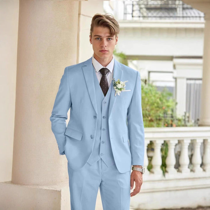 Men's elegant three-piece suit made of fine material and modern cut Lisslune
