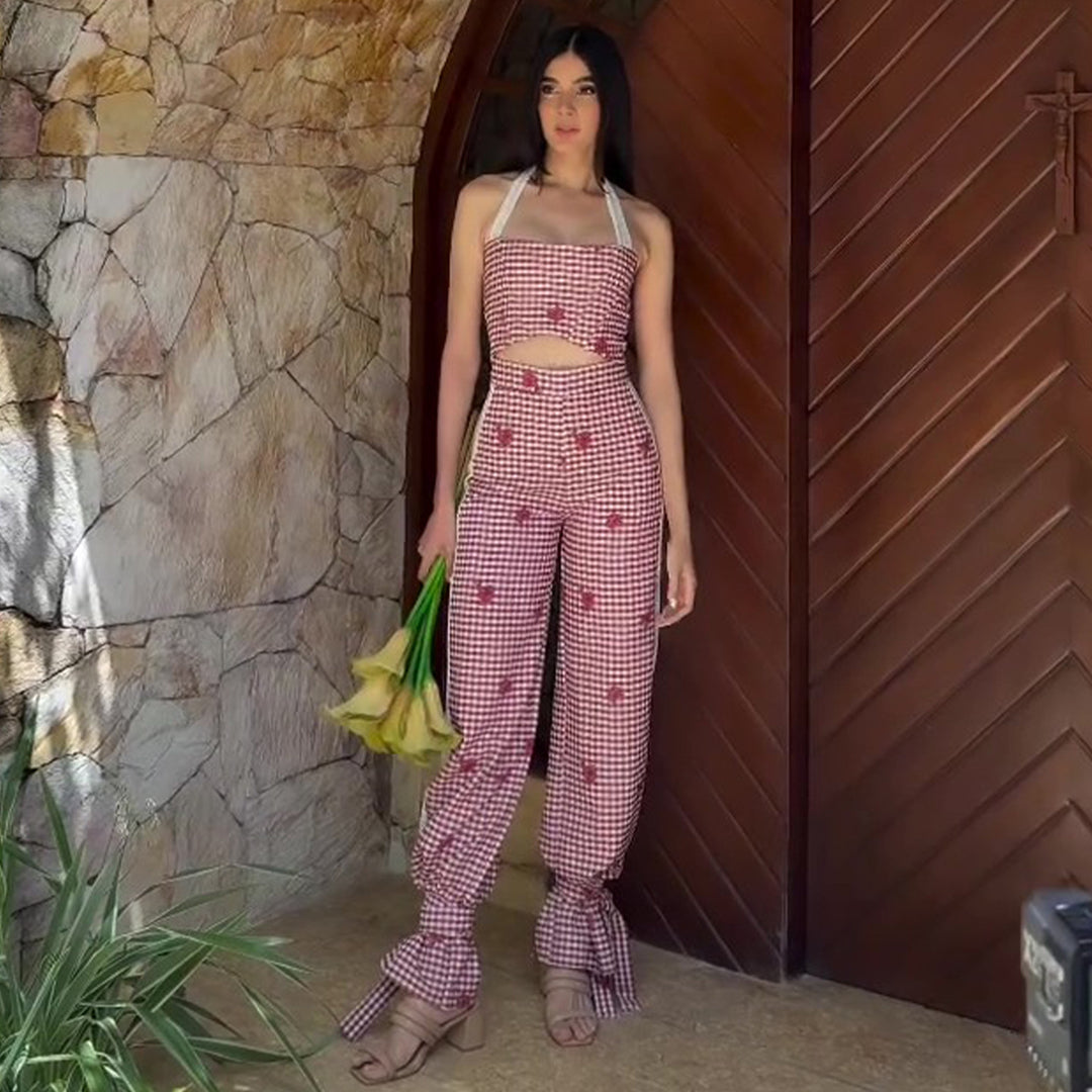Women Two-Piece Set with Charming Checkered Pattern and Playful Cut-Out