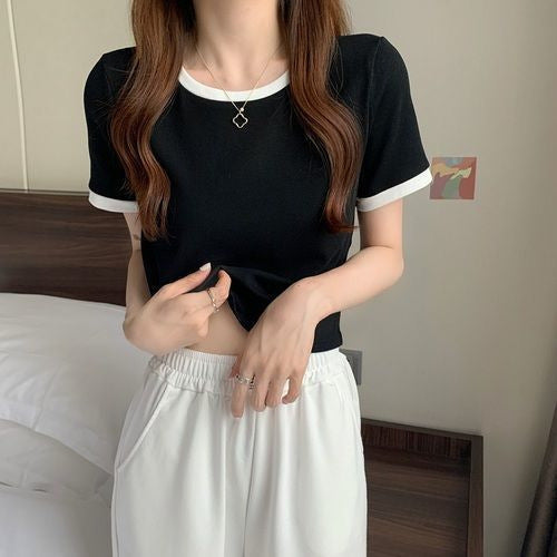 Women Short Sleeve T-Shirt with Contrasting Finishes and Lightweight Cotton Fabric